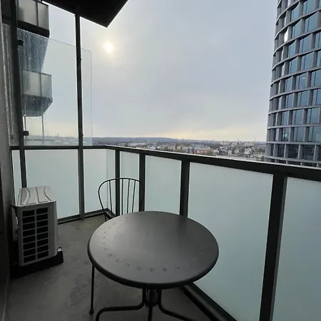 Global L With Balcony L Sky Tower L Apartamento Katowice