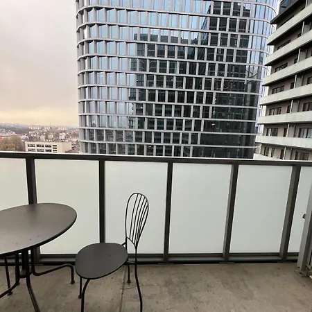 Global L With Balcony L Sky Tower L